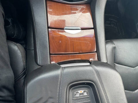 2018 Cadillac Escalade ESV Luxury