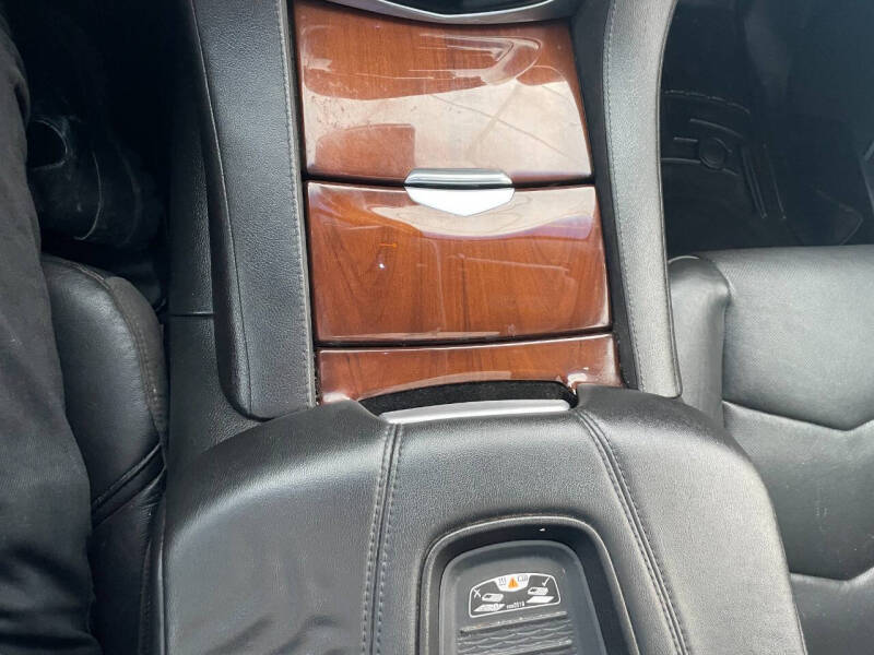 2018 Cadillac Escalade ESV Luxury