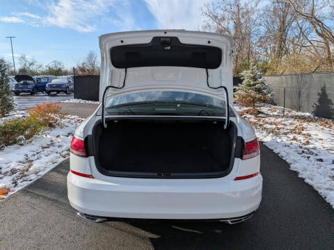 2021 Volkswagen Passat R-Line