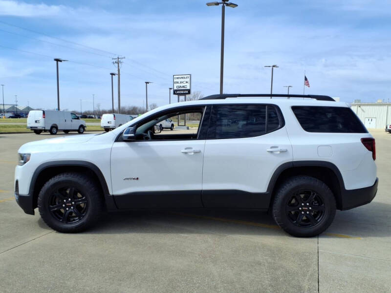 2023 GMC Acadia AT4