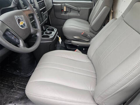2025 Chevrolet Express 2500