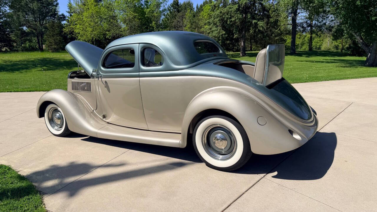1935 Ford Coupe 19