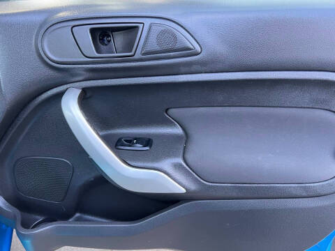 2012 Ford Fiesta SE
