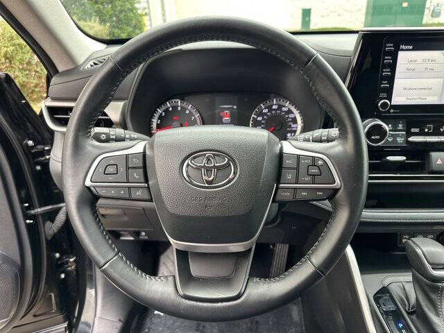 2022 Toyota Highlander LE