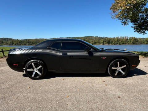 2010 Dodge Challenger for sale at Monroe Auto's, LLC in Parsons TN