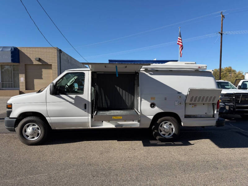 2014 Ford E-Series Econoline Van Commercial's photo