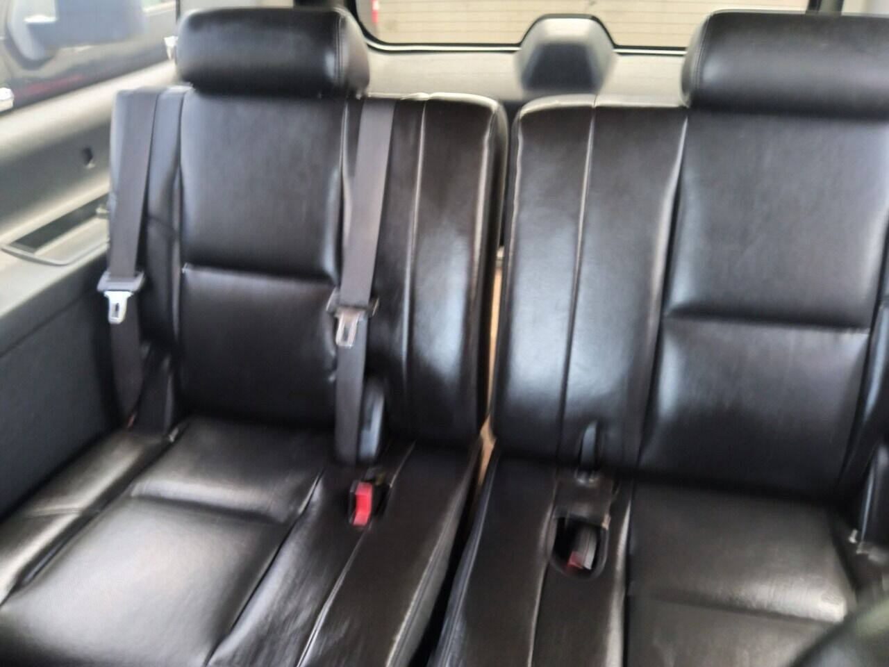 2011 Cadillac Escalade SUV / Crossover - $10,950