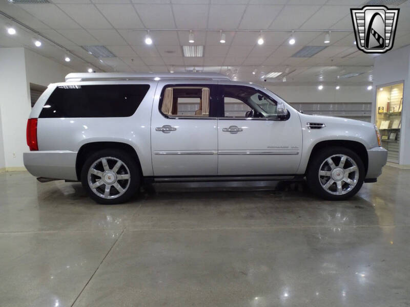 2011 Cadillac Escalade ESV Premium