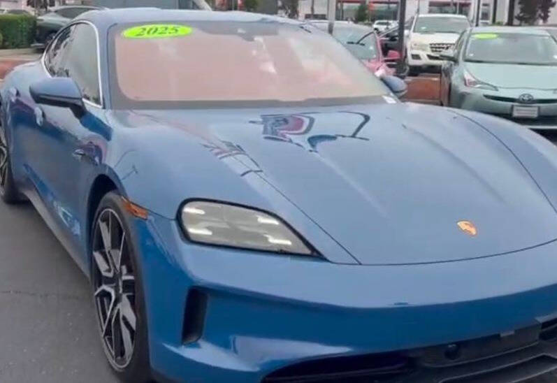 2025 Porsche Taycan 4S AWD 4dr Sedan's photo