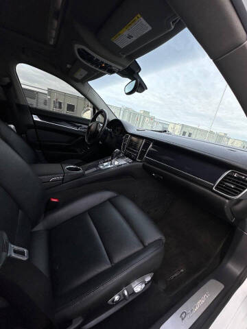 2014 Porsche Panamera 4