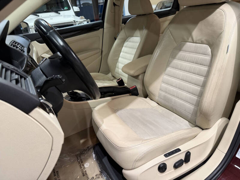 2014 Volkswagen Passat 2.0L TDI SEL Premium