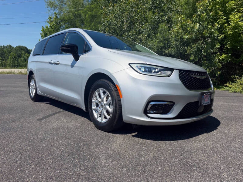 2024 Chrysler Pacifica Touring L