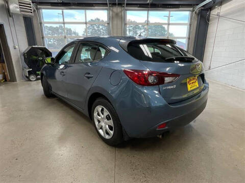 2016 Mazda MAZDA3 i Sport