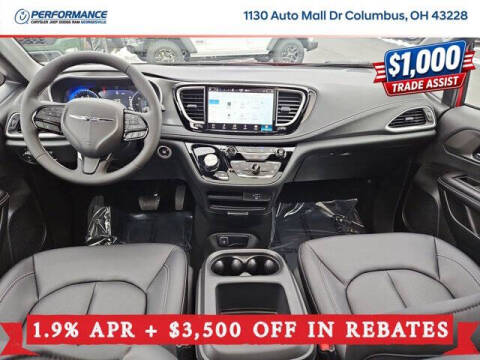 2026 Chrysler Pacifica Select
