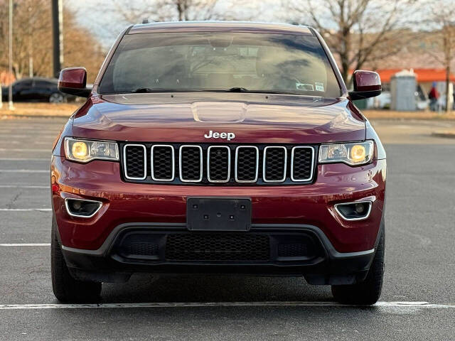 2019 Jeep Grand Cherokee Laredo E photo 2