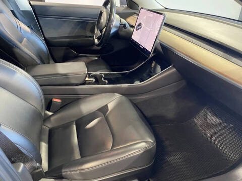 2019 Tesla Model 3 Standard Range Plus