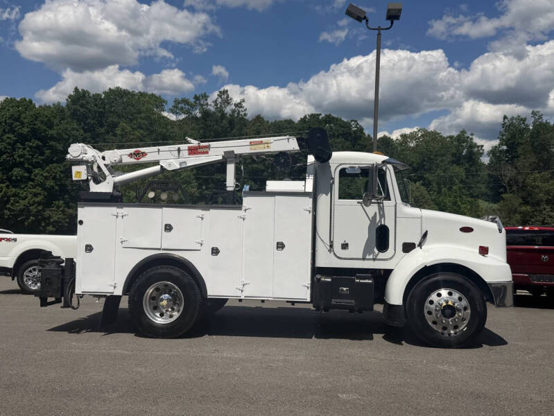 2001 Peterbilt 330
