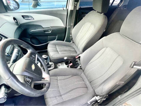 2013 Chevrolet Sonic LT Manual