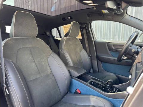 2022 Volvo C40 Recharge Pure Electric P8