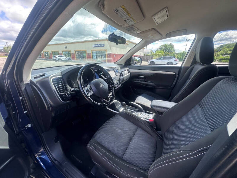 2017 Mitsubishi Outlander ES