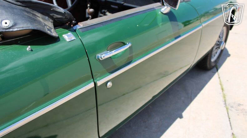 1977 MG B