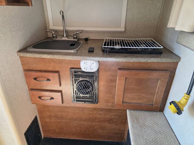 2016 Lance Truck Camper Short Bed