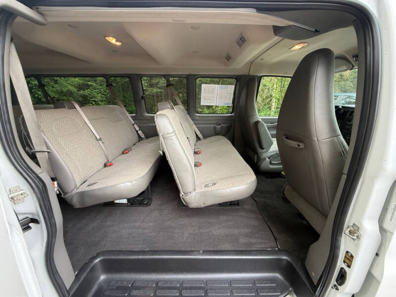2024 Chevrolet Express LT 3500