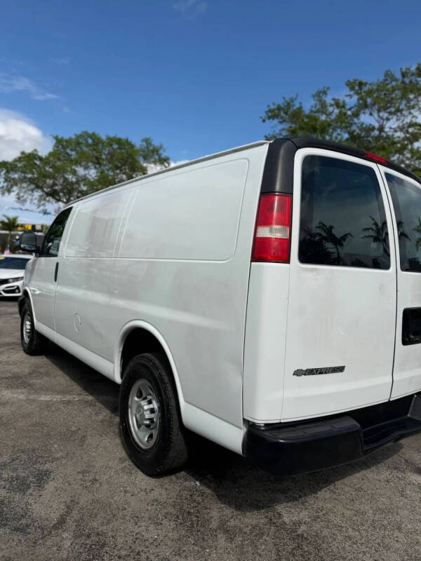 2017 Chevrolet Express 2500