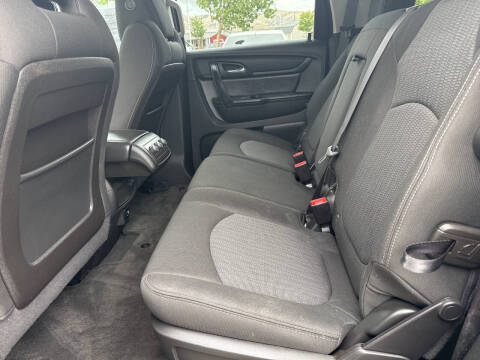 2017 Chevrolet Traverse LT