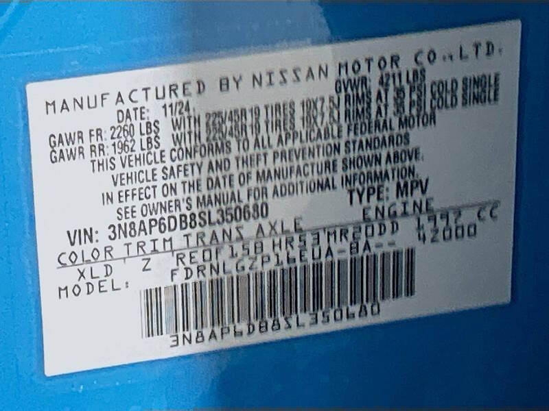 2025 Nissan Kicks SR