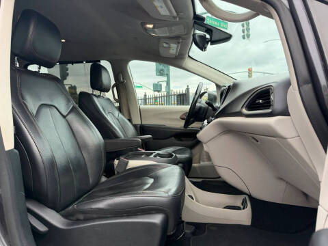 2018 Chrysler Pacifica Touring L