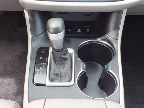 2015 Toyota Highlander LE