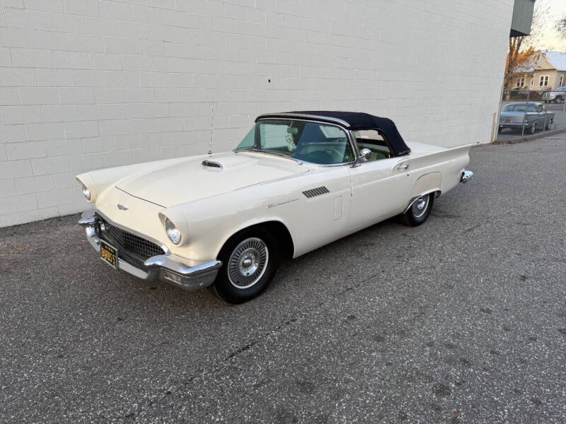 1957 Ford Thunderbird