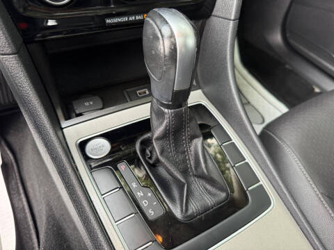 2022 Volkswagen Passat SE