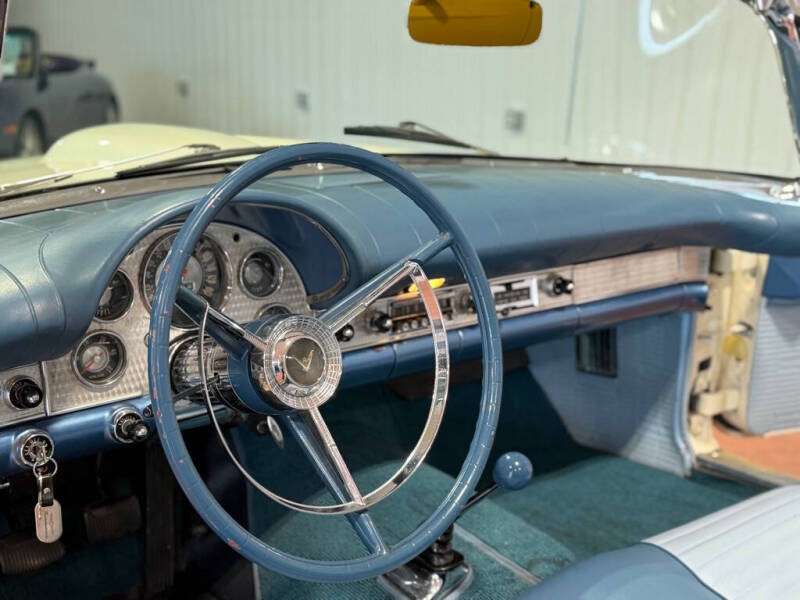 1957 Ford Thunderbird