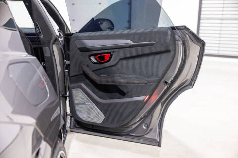 2023 Lamborghini Urus Performante