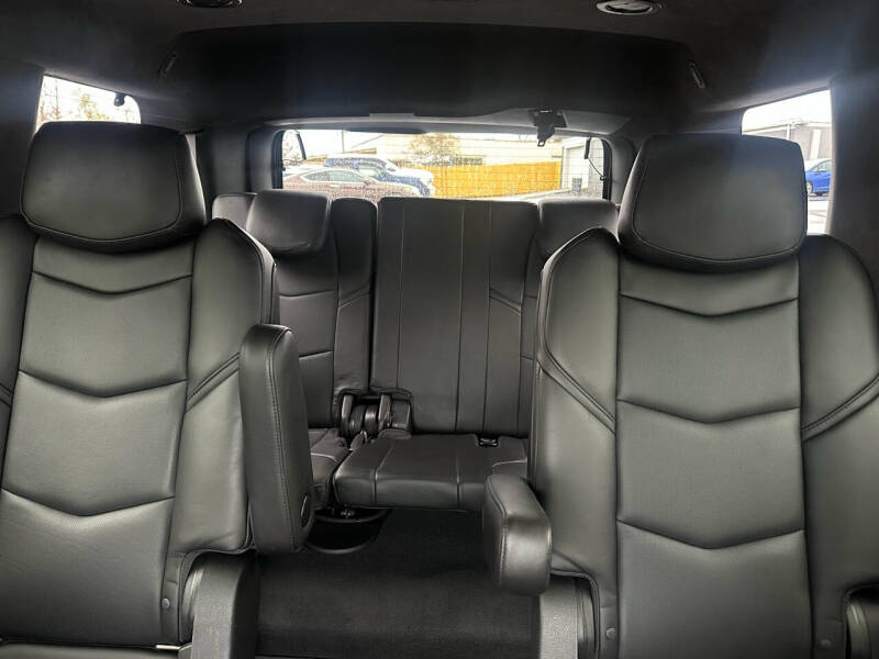 2016 Cadillac Escalade Platinum