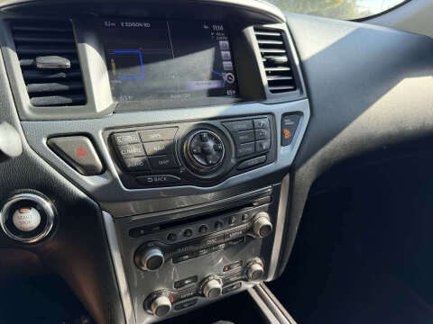 2019 Nissan Pathfinder SL