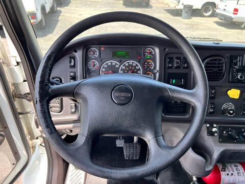 2017 Freightliner M2 106