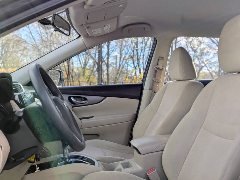 2016 Nissan Rogue SV