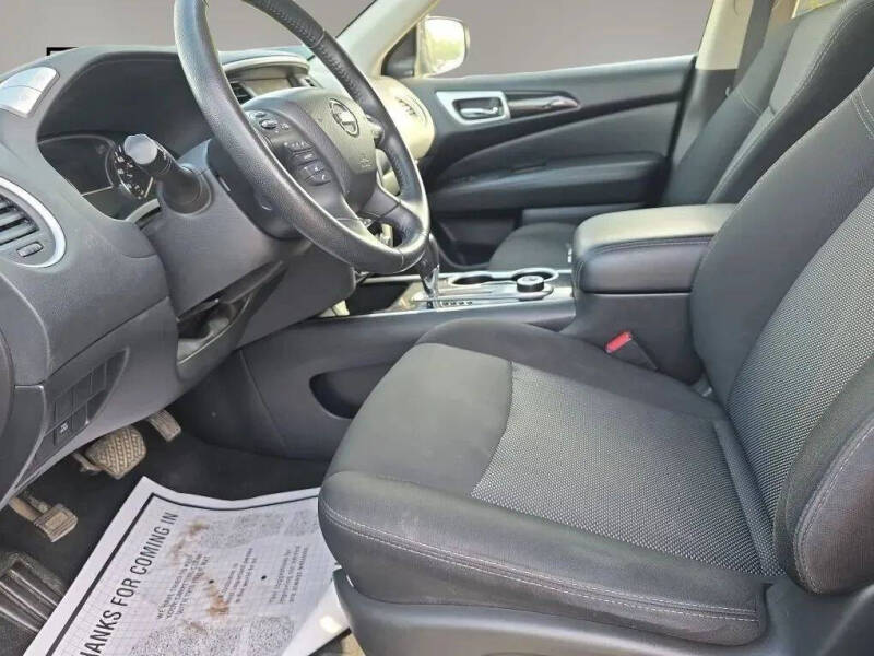 2020 Nissan Pathfinder SV