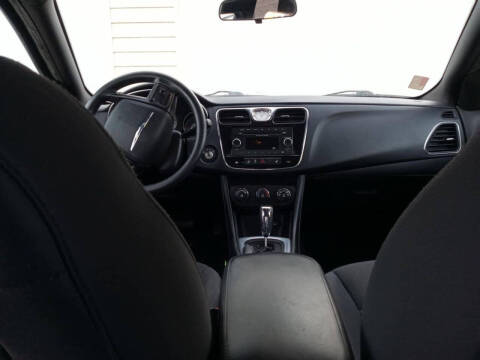 2014 Chrysler 200 LX