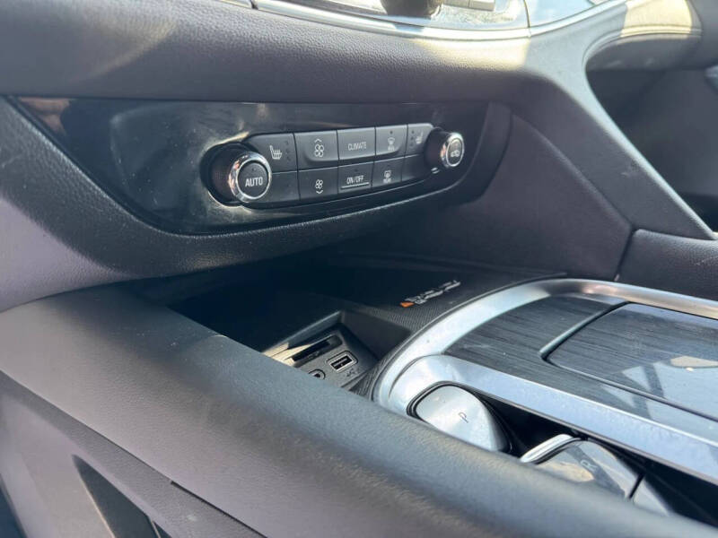 2022 Buick Enclave Essence