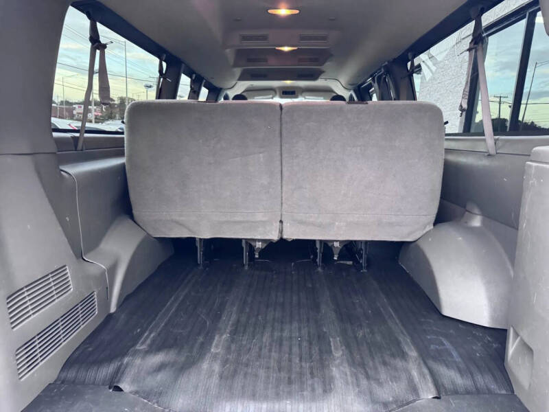 2022 Chevrolet Express LS 3500