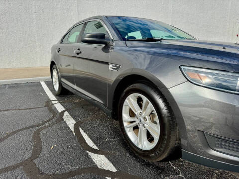 2015 Ford Taurus SE