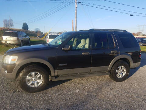 2006 Ford Explorer for sale at CAR-MART AUTO SALES in Maryville TN