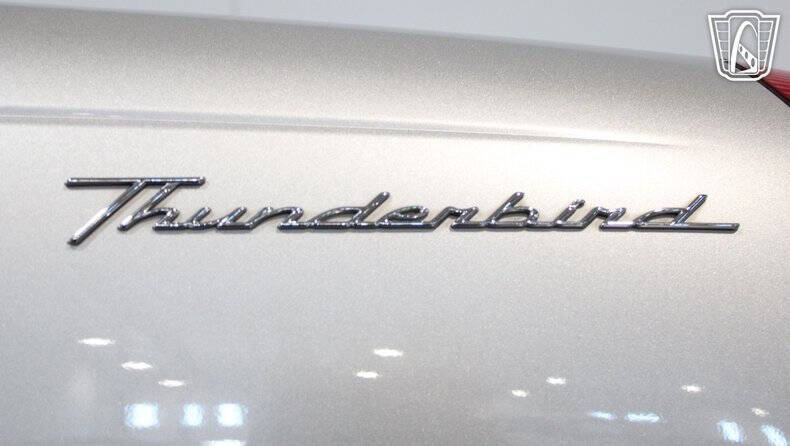 2004 Ford Thunderbird Deluxe