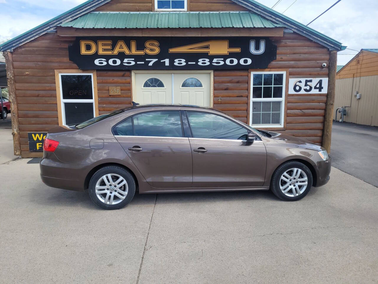 Brown 2013 Volkswagen Jetta TDI 2