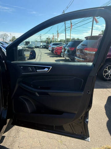 2020 Ford Edge Titanium