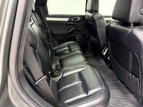 2016 Porsche Cayenne GTS